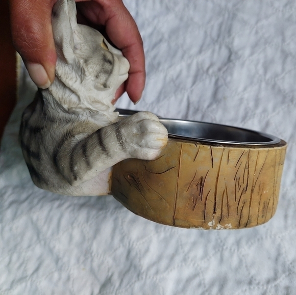 Vintage Kitten Feeding Station - Picture 7 of 11